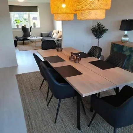 Unique With Harbour View 펜션 Søby